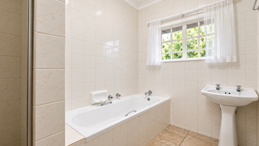 3 Bedroom Property for Sale in Faerie Glen Gauteng