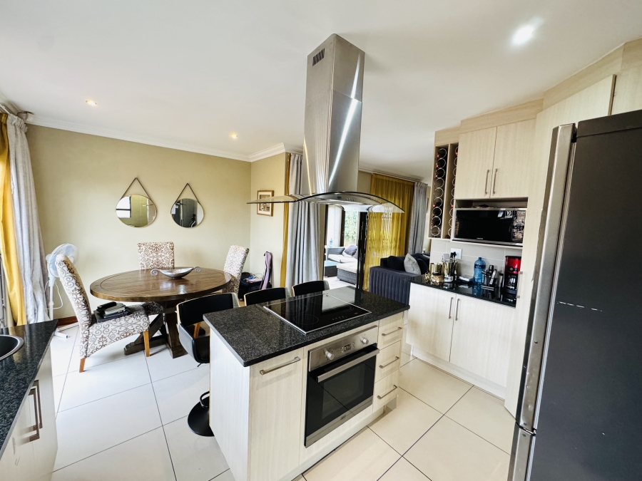 3 Bedroom Property for Sale in Thatchfield Hills Gauteng