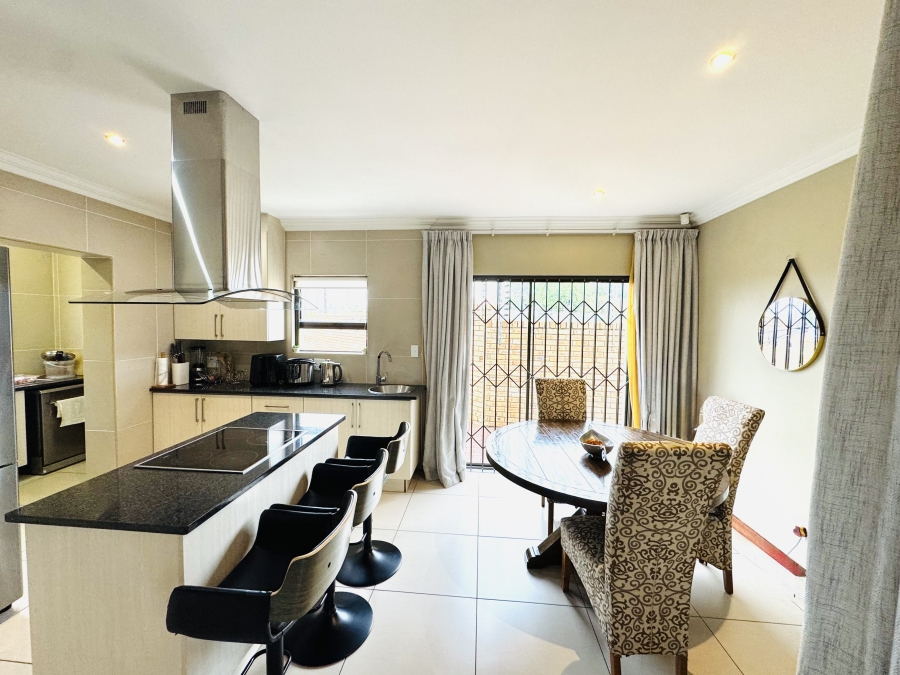 3 Bedroom Property for Sale in Thatchfield Hills Gauteng