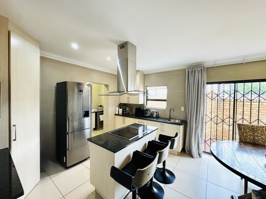 3 Bedroom Property for Sale in Thatchfield Hills Gauteng