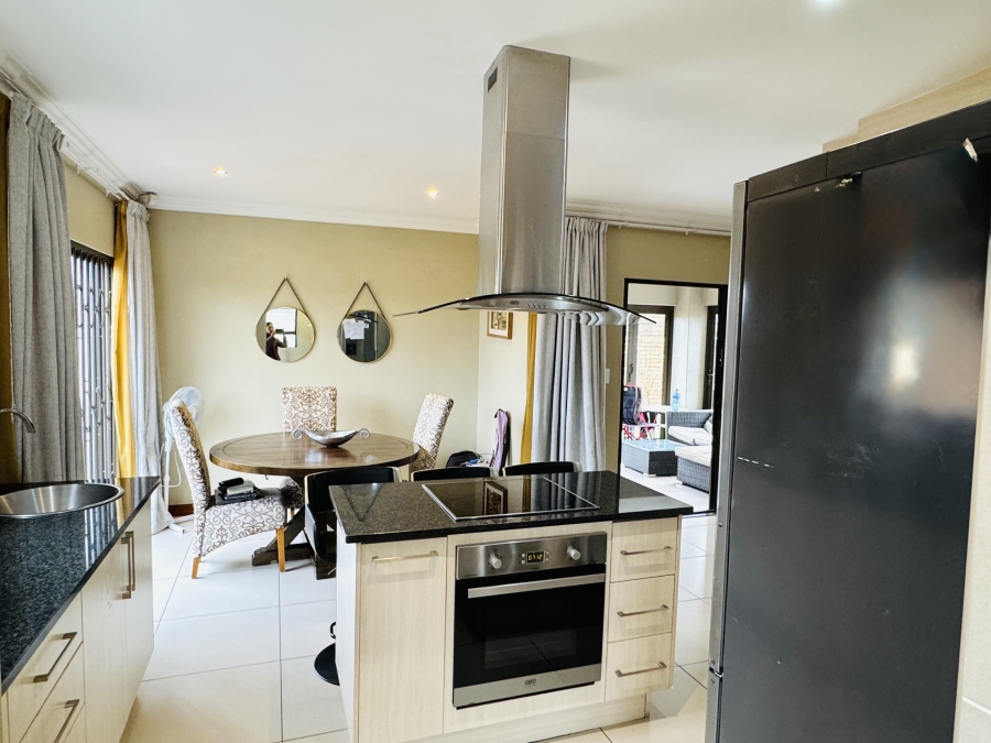 3 Bedroom Property for Sale in Thatchfield Hills Gauteng