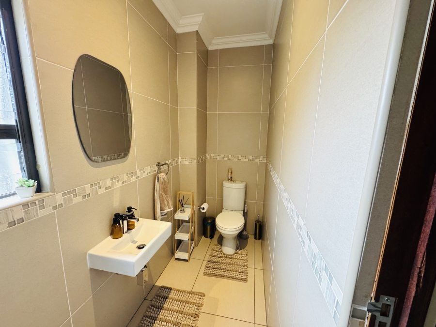 3 Bedroom Property for Sale in Thatchfield Hills Gauteng