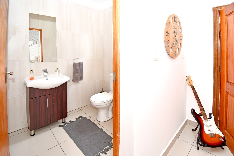 To Let 3 Bedroom Property for Rent in Blue Valley Golf Estate Gauteng