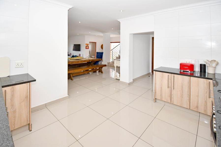 To Let 3 Bedroom Property for Rent in Blue Valley Golf Estate Gauteng