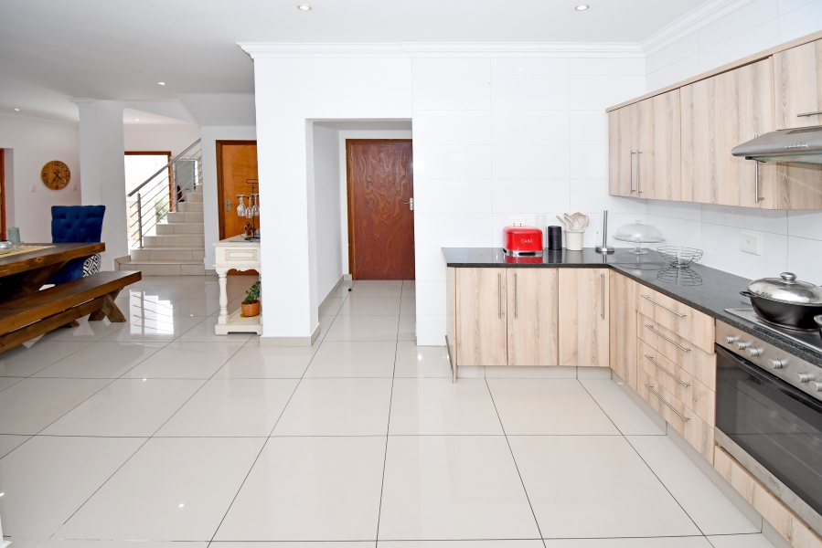 To Let 3 Bedroom Property for Rent in Blue Valley Golf Estate Gauteng