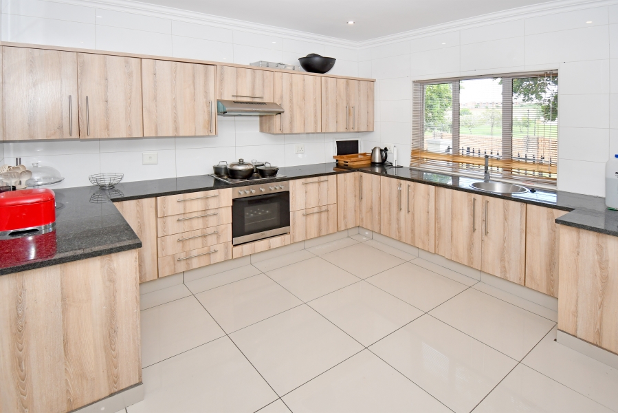 To Let 3 Bedroom Property for Rent in Blue Valley Golf Estate Gauteng
