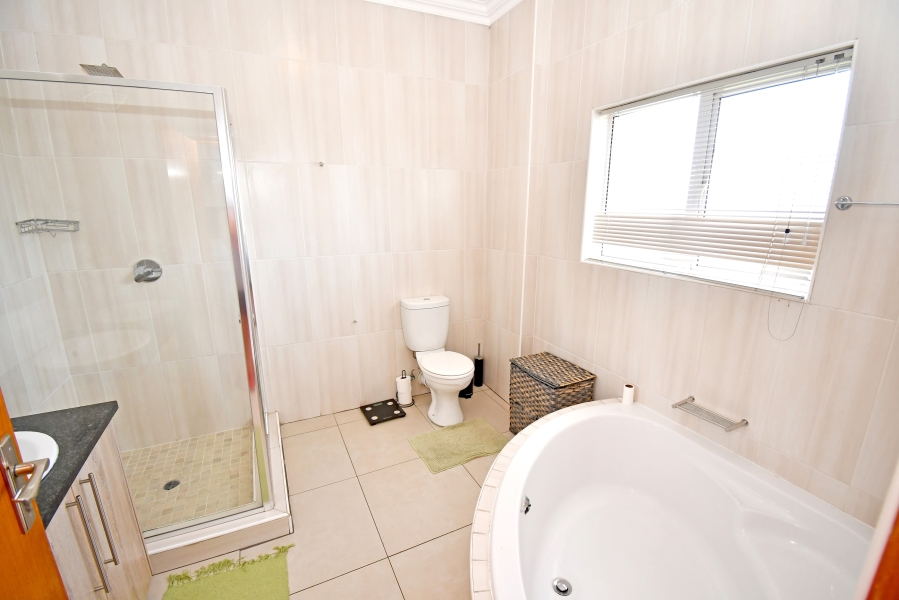 To Let 3 Bedroom Property for Rent in Blue Valley Golf Estate Gauteng