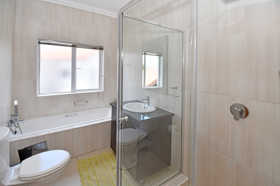 To Let 3 Bedroom Property for Rent in Blue Valley Golf Estate Gauteng