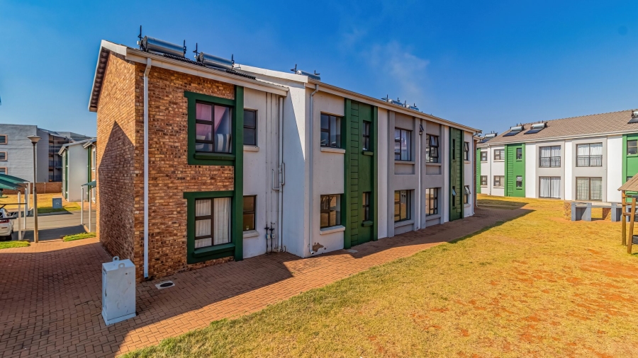 2 Bedroom Property for Sale in Protea Glen Gauteng
