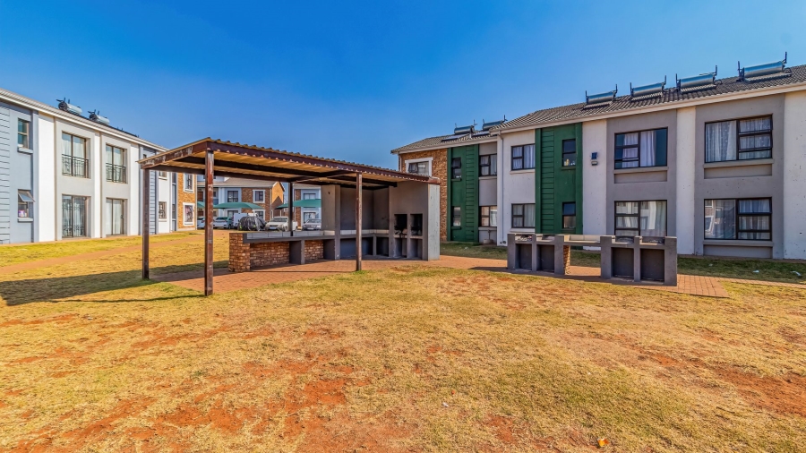 2 Bedroom Property for Sale in Protea Glen Gauteng