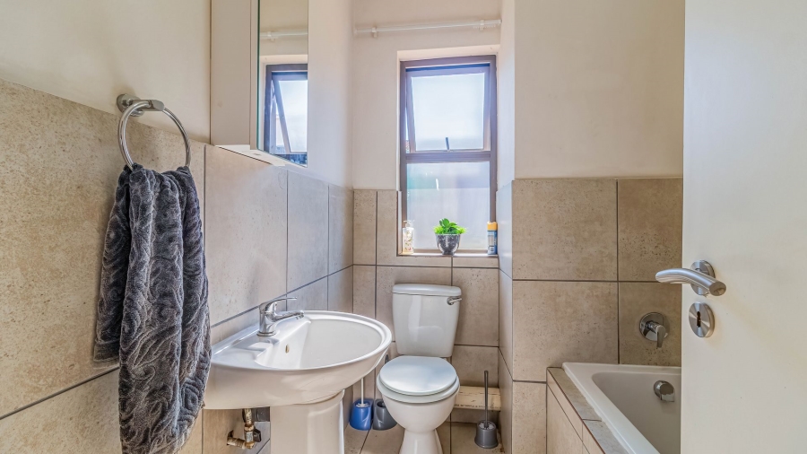 2 Bedroom Property for Sale in Protea Glen Gauteng