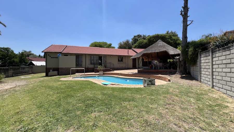 2 Bedroom Property for Sale in Wilgeheuwel Gauteng