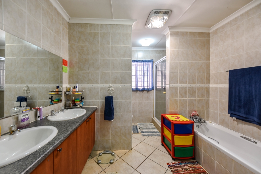 3 Bedroom Property for Sale in Pierre Van Ryneveld Gauteng