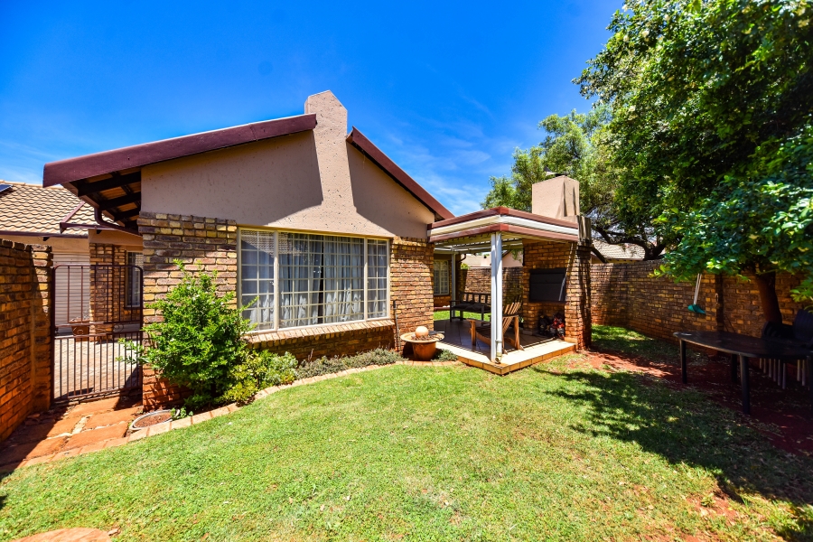 3 Bedroom Property for Sale in Pierre Van Ryneveld Gauteng