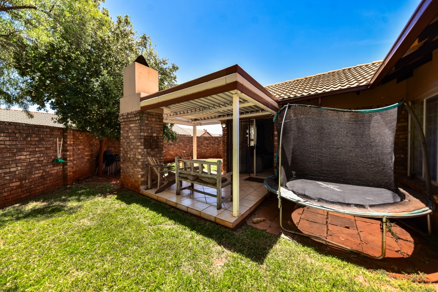 3 Bedroom Property for Sale in Pierre Van Ryneveld Gauteng