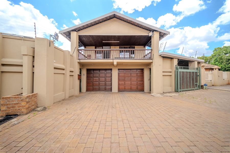7 Bedroom Property for Sale in Doornpoort Gauteng