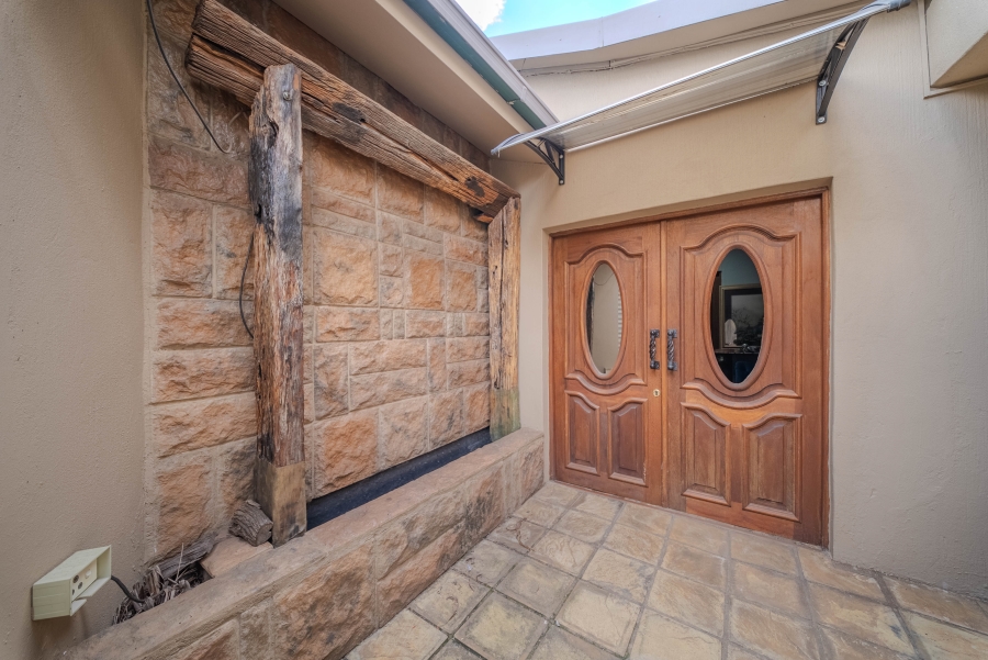 7 Bedroom Property for Sale in Doornpoort Gauteng