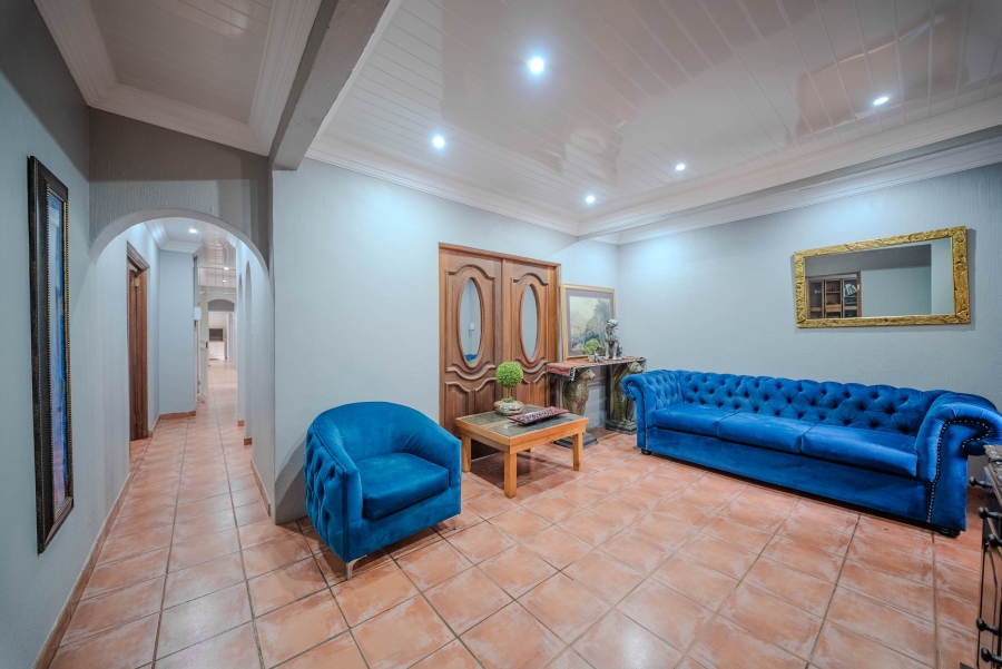 7 Bedroom Property for Sale in Doornpoort Gauteng