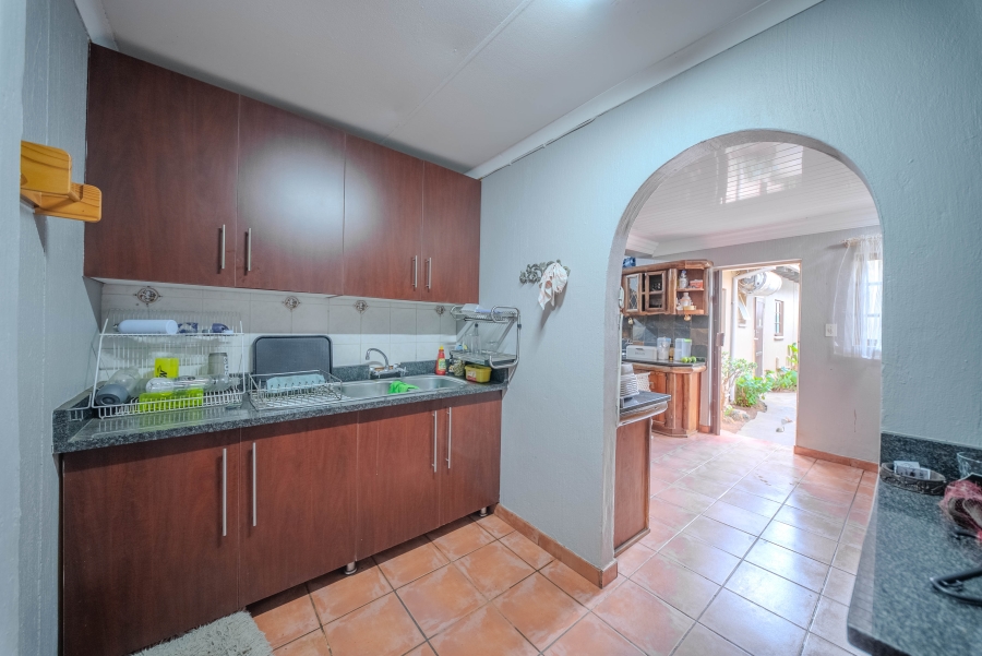 7 Bedroom Property for Sale in Doornpoort Gauteng