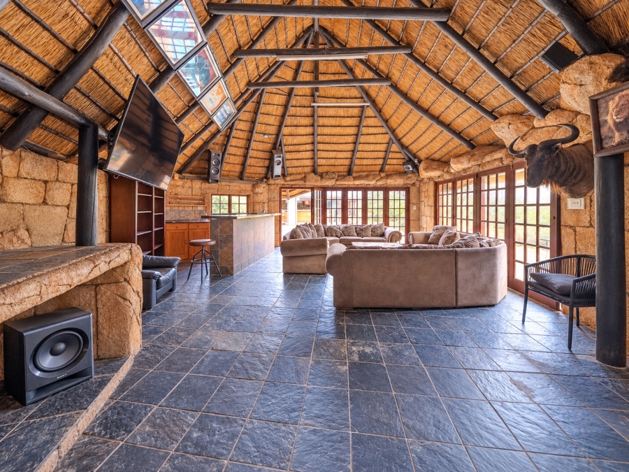 7 Bedroom Property for Sale in Doornpoort Gauteng
