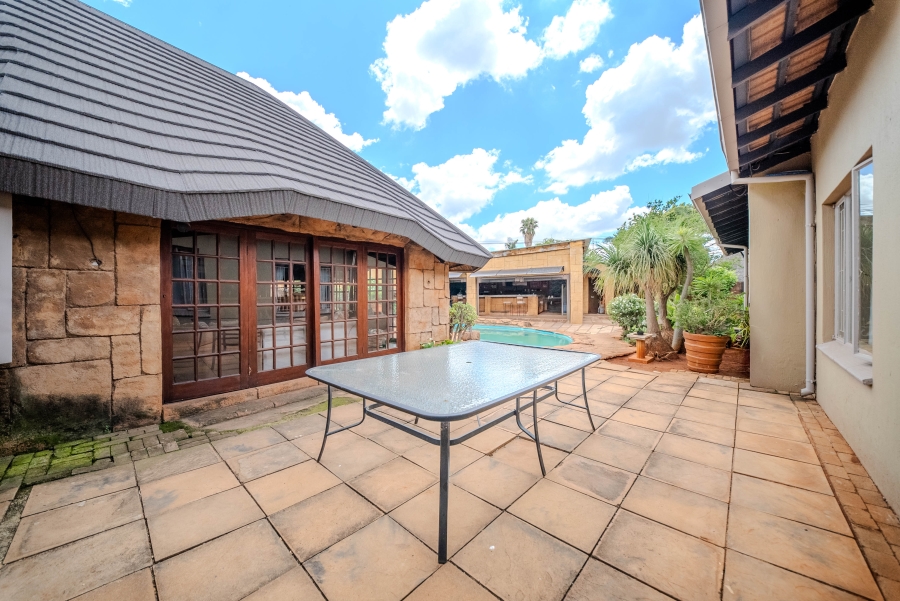 7 Bedroom Property for Sale in Doornpoort Gauteng