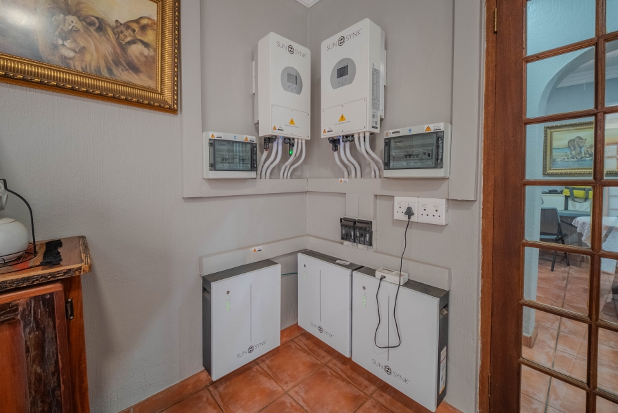 7 Bedroom Property for Sale in Doornpoort Gauteng