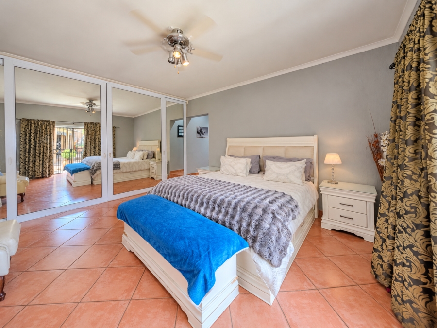 7 Bedroom Property for Sale in Doornpoort Gauteng