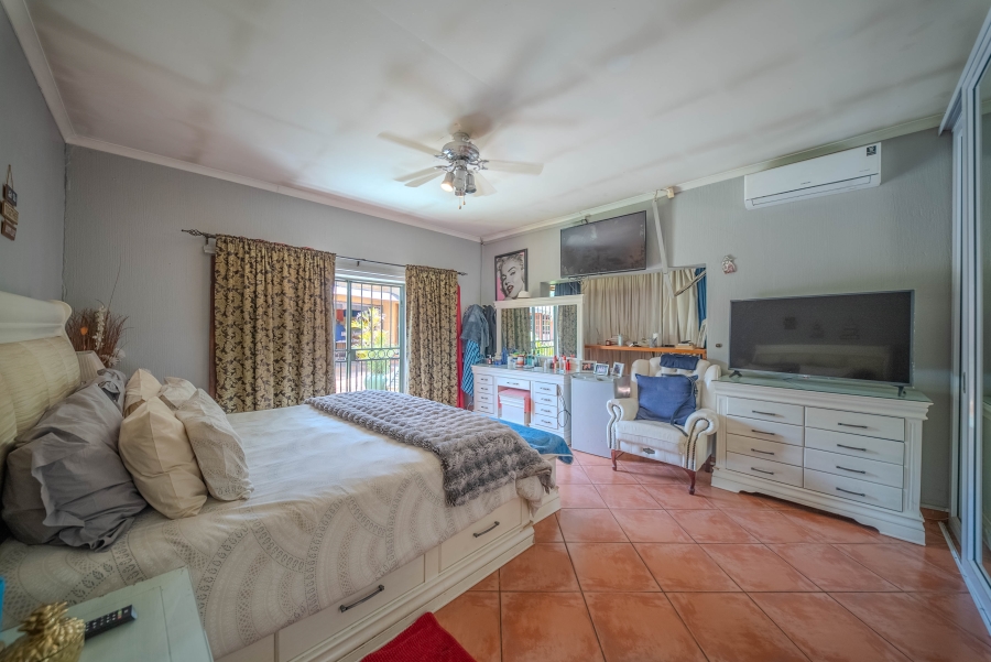 7 Bedroom Property for Sale in Doornpoort Gauteng