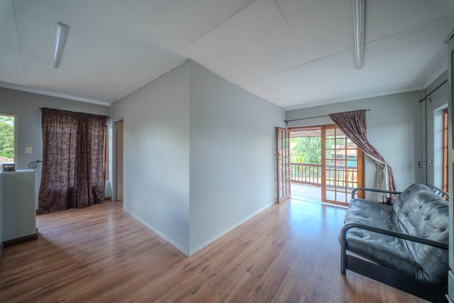 7 Bedroom Property for Sale in Doornpoort Gauteng
