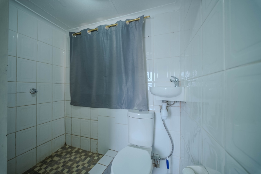 7 Bedroom Property for Sale in Doornpoort Gauteng