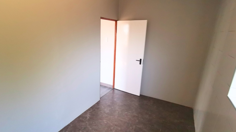 To Let 2 Bedroom Property for Rent in Allen Grove Gauteng