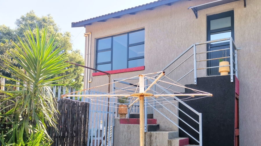 To Let 2 Bedroom Property for Rent in Allen Grove Gauteng