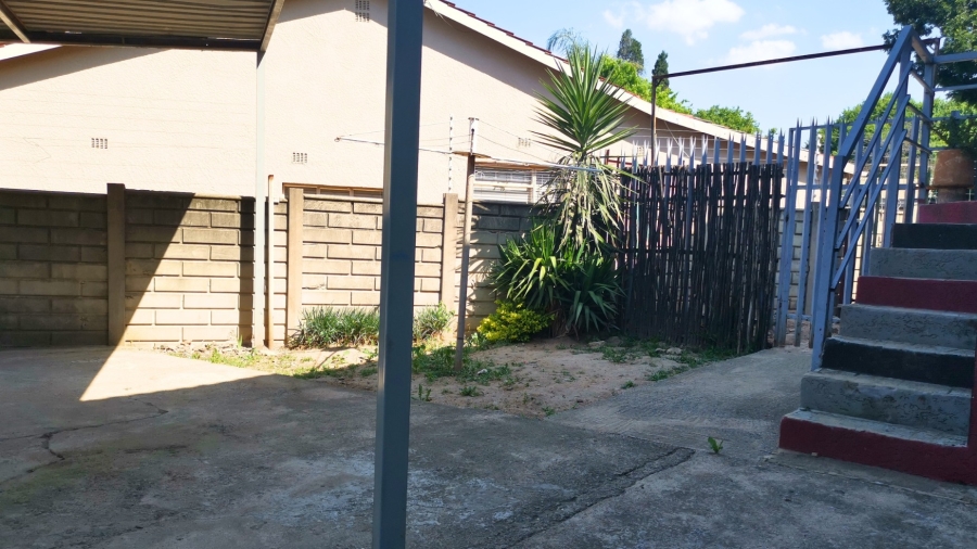 To Let 2 Bedroom Property for Rent in Allen Grove Gauteng