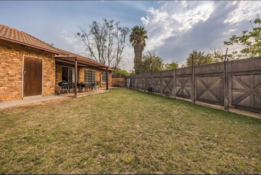 2 Bedroom Property for Sale in Equestria Gauteng