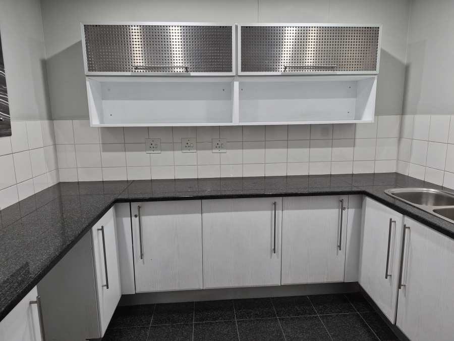 To Let Commercial Property for Rent in Wierda Valley Gauteng