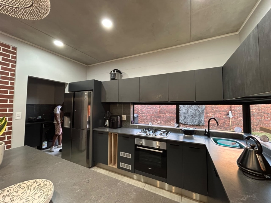 To Let 4 Bedroom Property for Rent in North Riding Gauteng