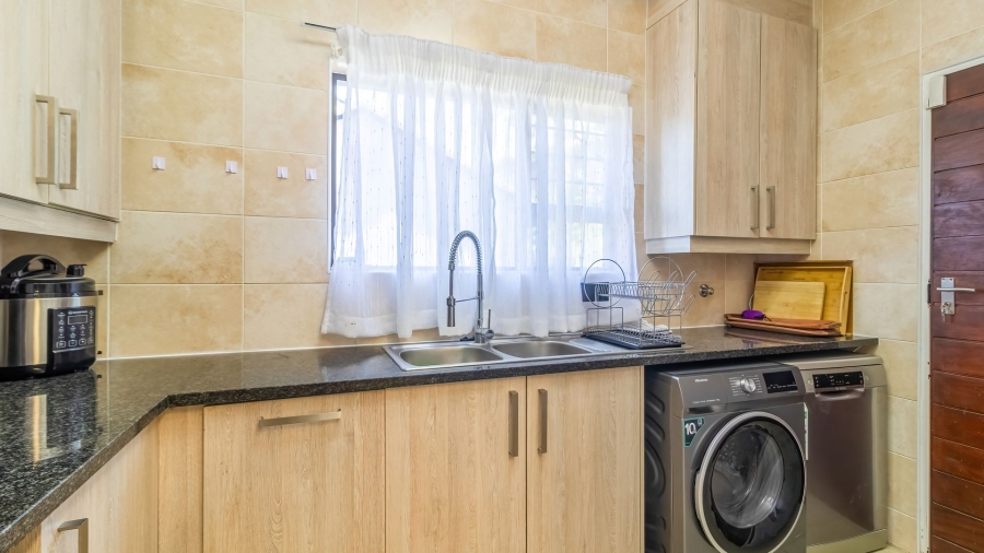 3 Bedroom Property for Sale in Ruimsig Gauteng