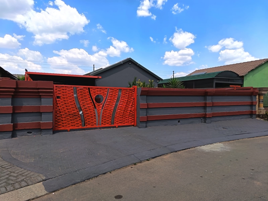 3 Bedroom Property for Sale in Golden Gardens Gauteng