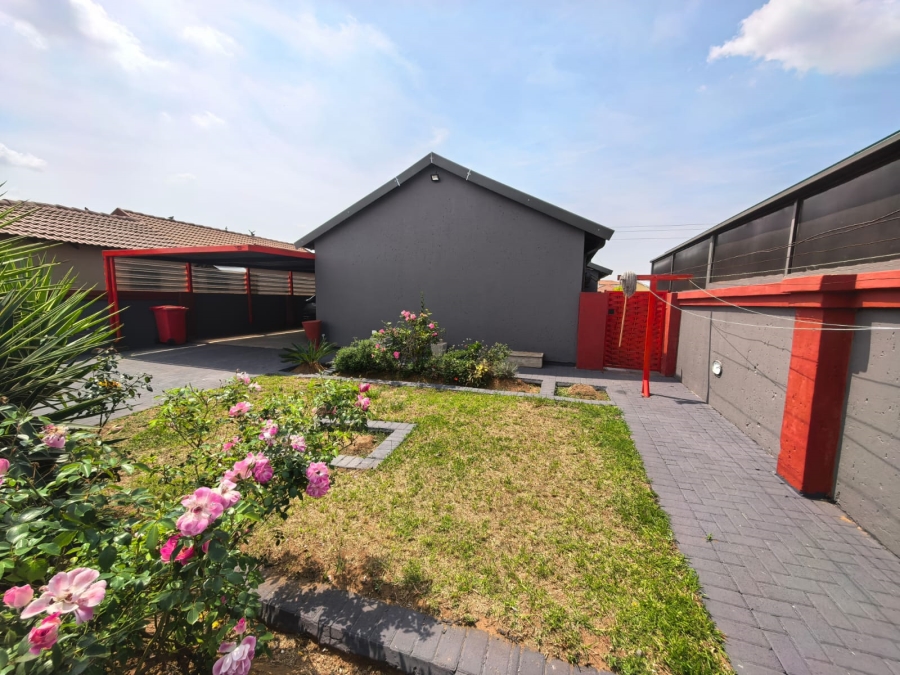 3 Bedroom Property for Sale in Golden Gardens Gauteng