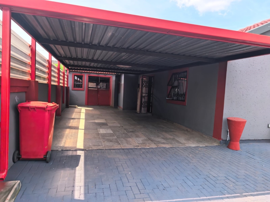 3 Bedroom Property for Sale in Golden Gardens Gauteng