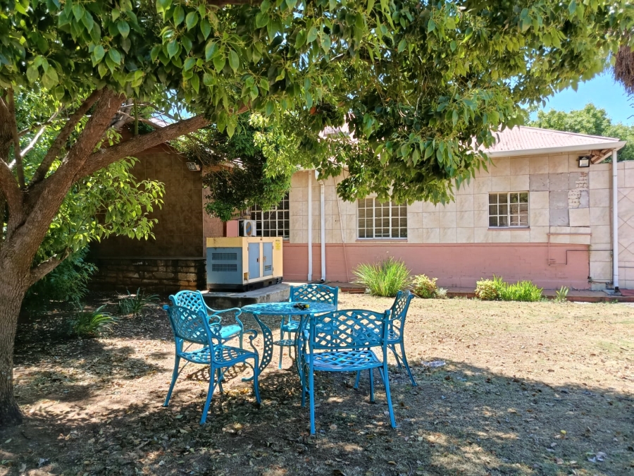4 Bedroom Property for Sale in Unitas Park Gauteng