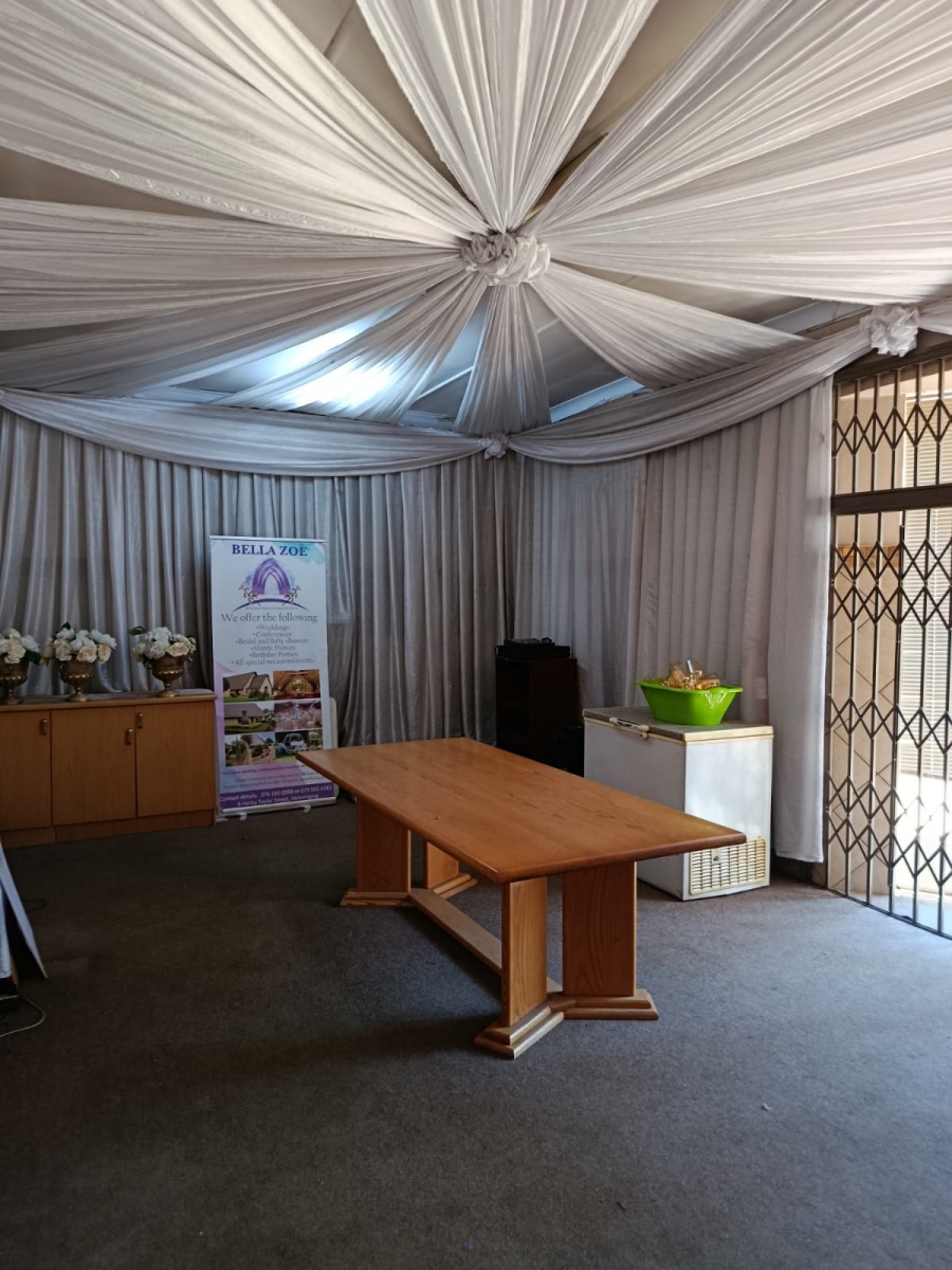 4 Bedroom Property for Sale in Unitas Park Gauteng