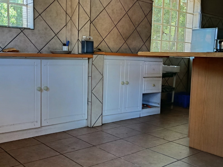 4 Bedroom Property for Sale in Unitas Park Gauteng