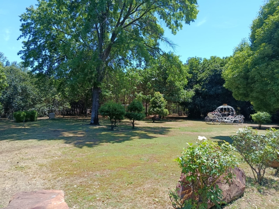 4 Bedroom Property for Sale in Unitas Park Gauteng