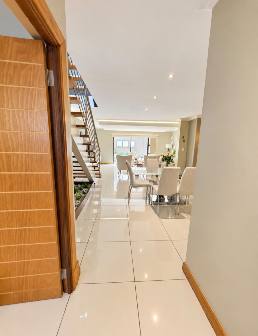 3 Bedroom Property for Sale in Hurlingham Gauteng