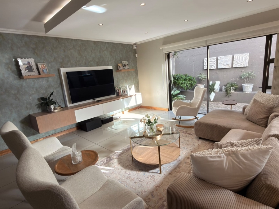 3 Bedroom Property for Sale in Hurlingham Gauteng