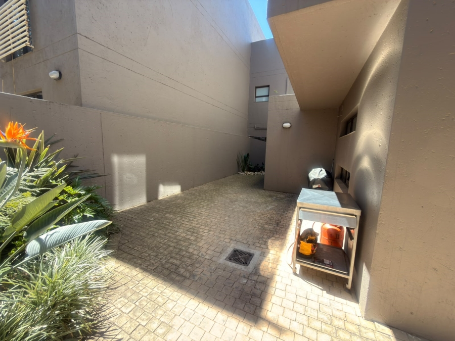 3 Bedroom Property for Sale in Hurlingham Gauteng