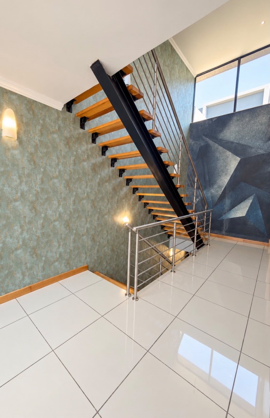 3 Bedroom Property for Sale in Hurlingham Gauteng