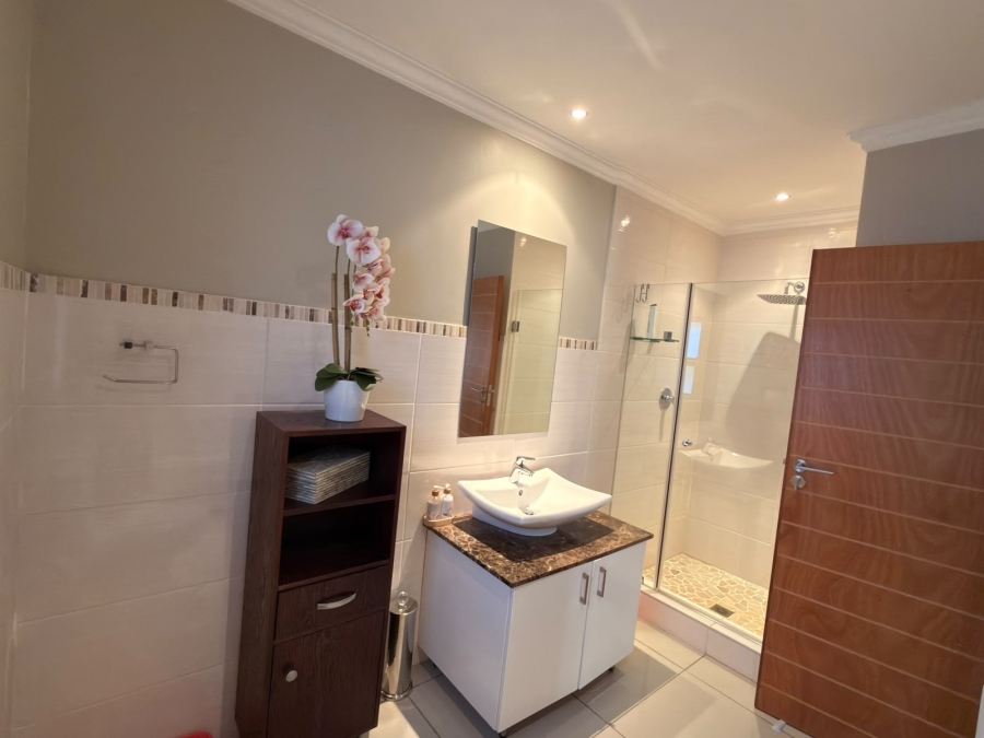 3 Bedroom Property for Sale in Hurlingham Gauteng