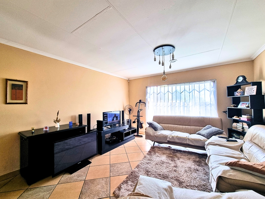 2 Bedroom Property for Sale in Noordwyk Gauteng